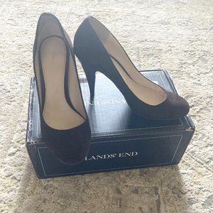 Brown Suede Round Toe Pump sz. 6